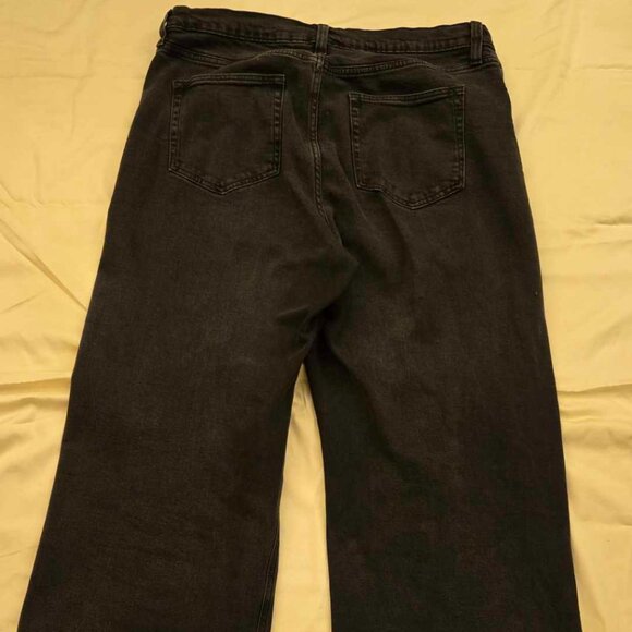 Excellent Used GAP High Rise Stride Wide-Leg Jeans Size 34/18R Distressed Black - Picture 3 of 4